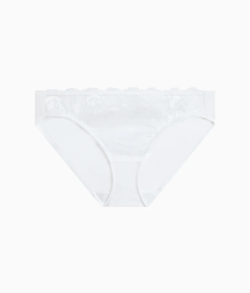 Modern Affair Bikini: White - Image 4